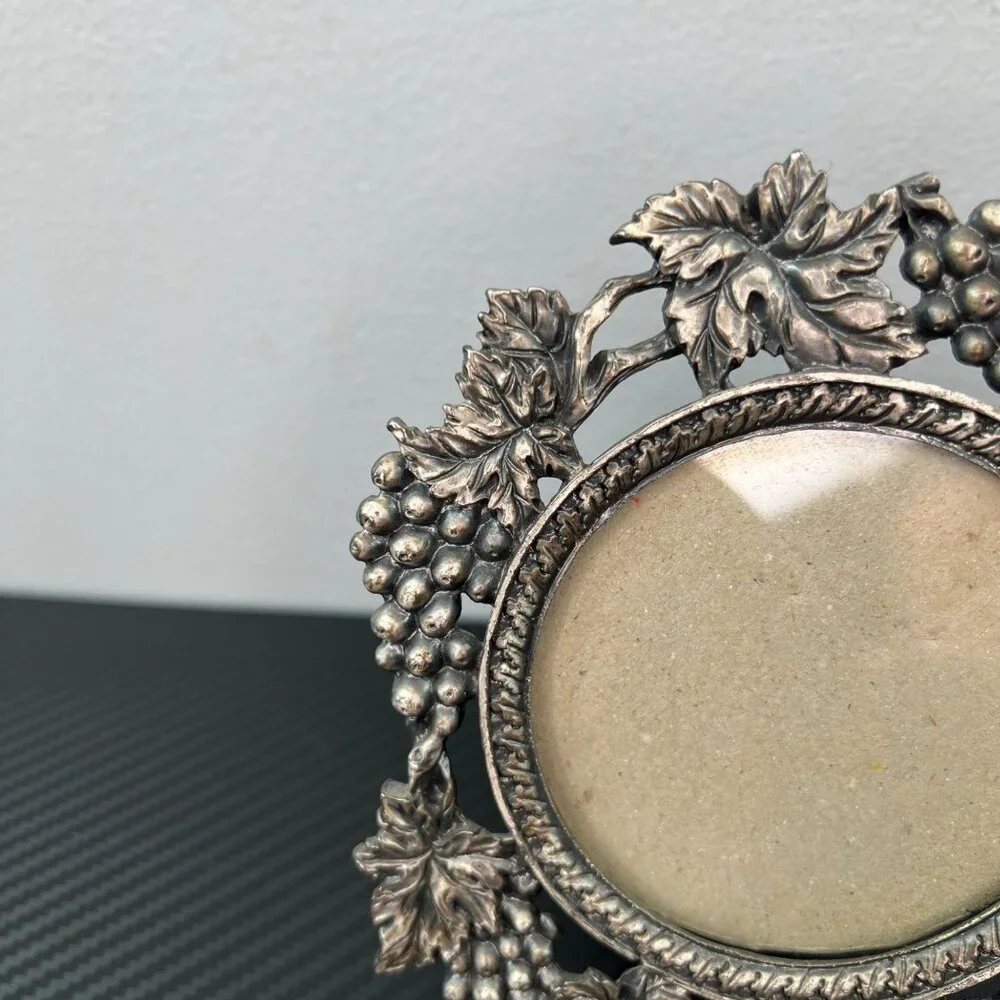 Vintage Ornate Linco Perfect Pewter Grape Leaf Photo Frame 3” round